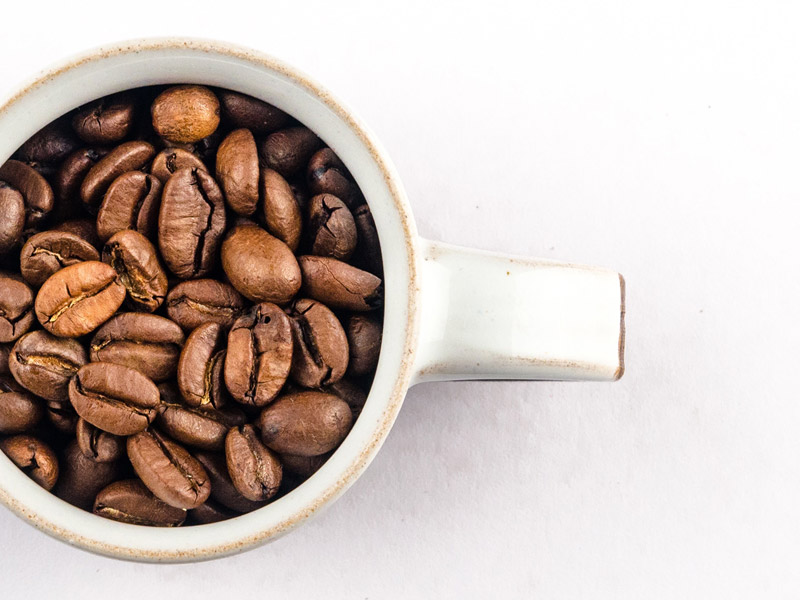 Zrnko kávy pro nevidomé: drobný skutek, který pomáhá
