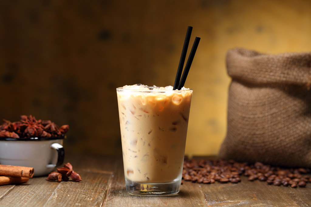 Ledová káva – 9 receptů na osvěžení, které dobije baterky