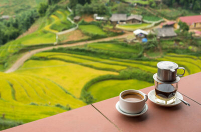 Vietnamská káva má být silná a sladká. Jak ji správně připravit?