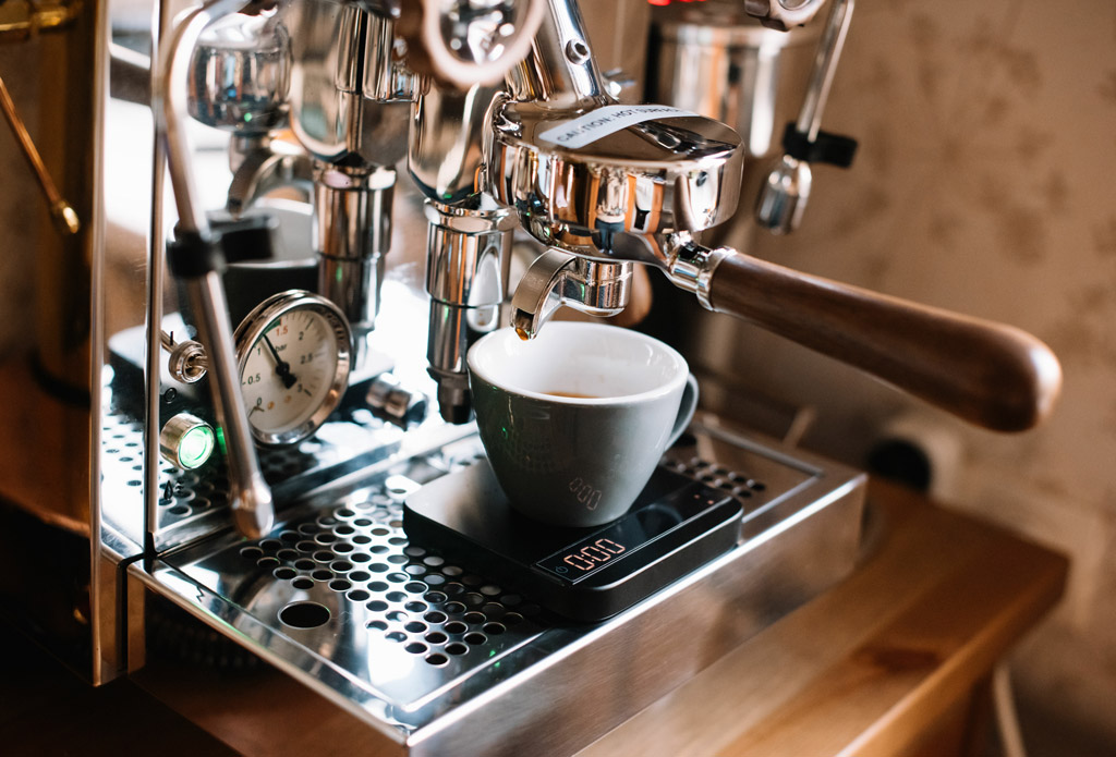 Pákový kávovar: 5 věcí, které si pohlídejte při jeho výběru
