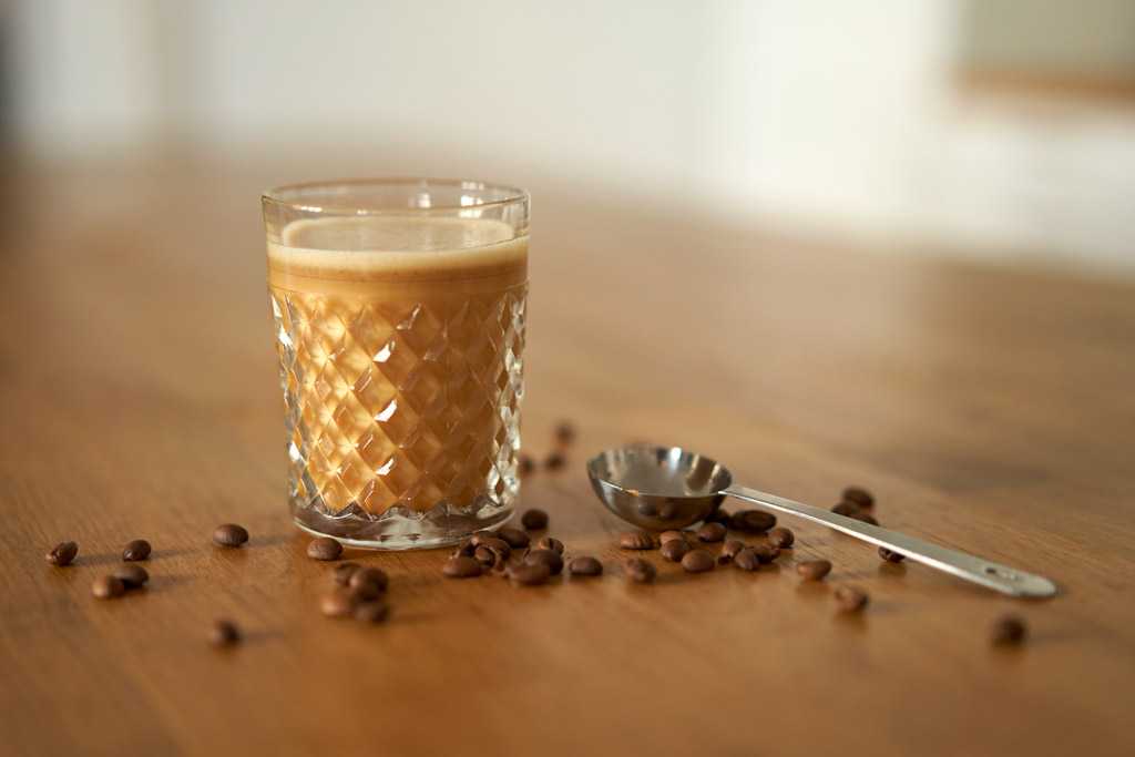 Bulletproof coffee může připomínat caffè latte